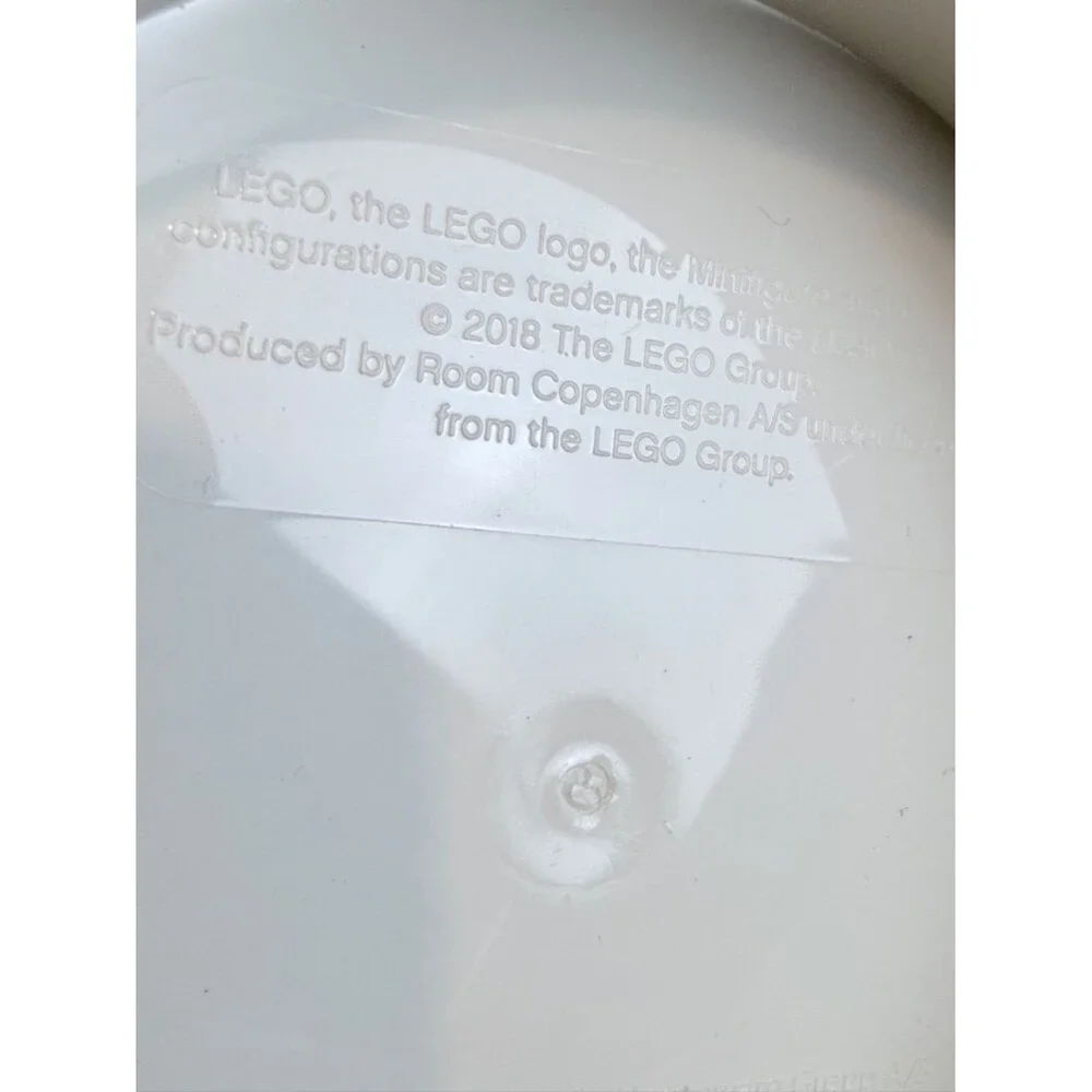 Lego White Skull Face Storage Container 2018 - Picture 4 of 6